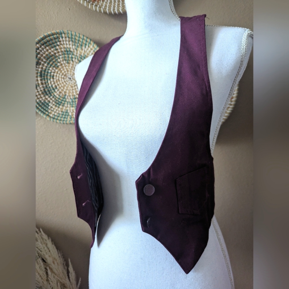LUX Women's Cropped Vest - Picture 7 of 11